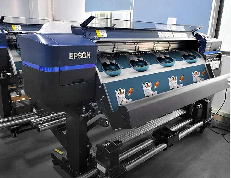 商業街のコーヒーショップ、アフタヌーンティー、ボート遊び、レ - Commercial Wall Printing のレビューと価格